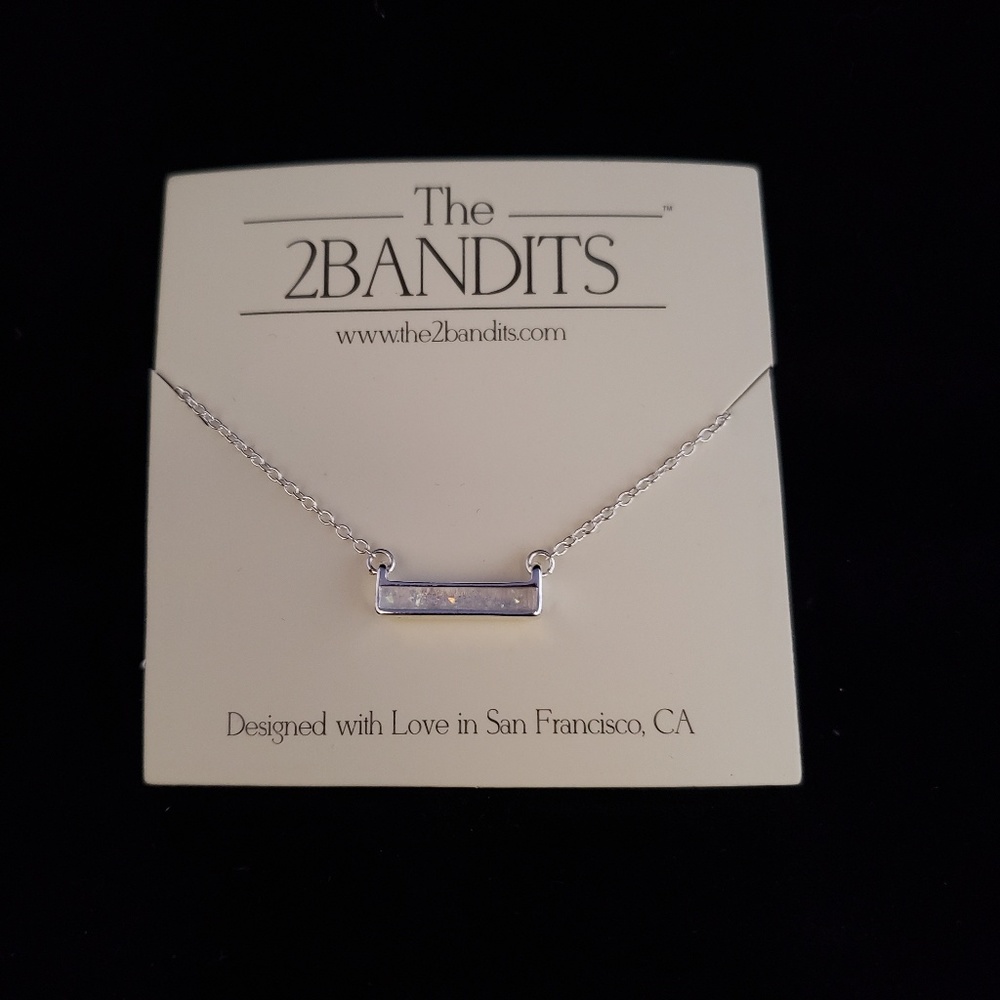 NWT The 2Bandits Athens necklace
